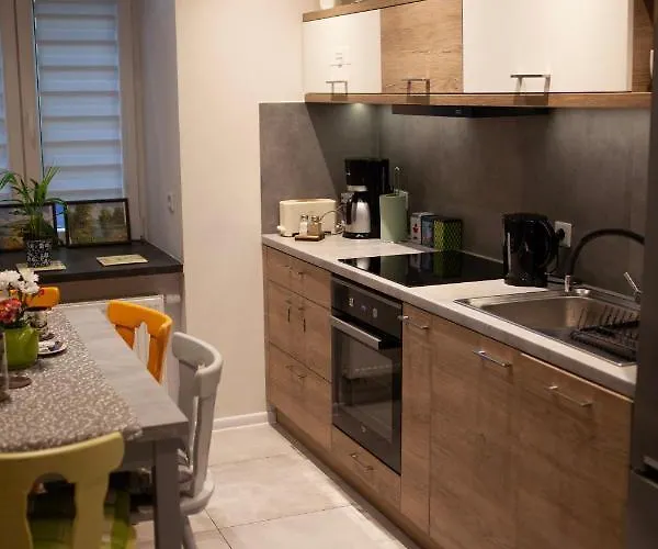 Lukas Guest * クラクフ