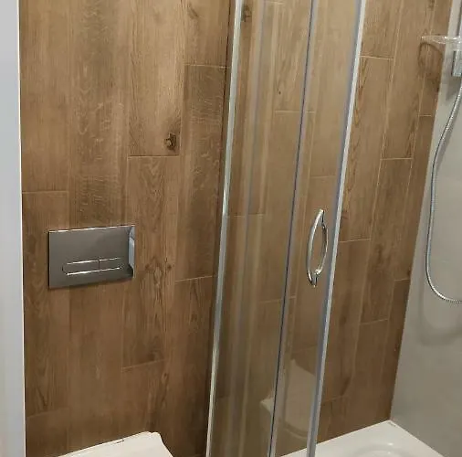 Lukas Guest * クラクフ